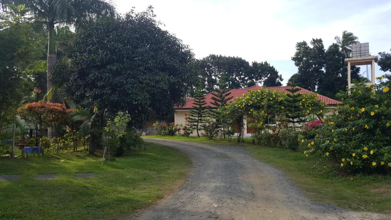 Phil Oasis Hotel & Resort Silang Dış mekan fotoğraf