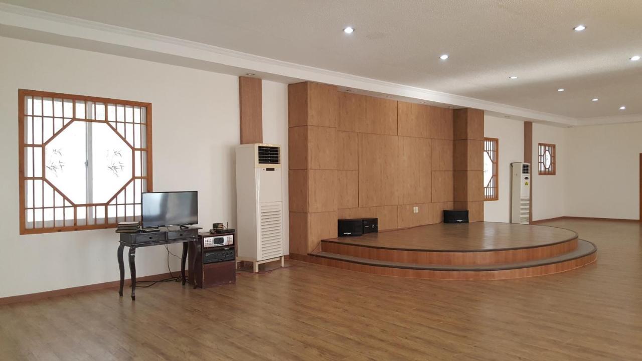 Phil Oasis Hotel & Resort Silang Dış mekan fotoğraf