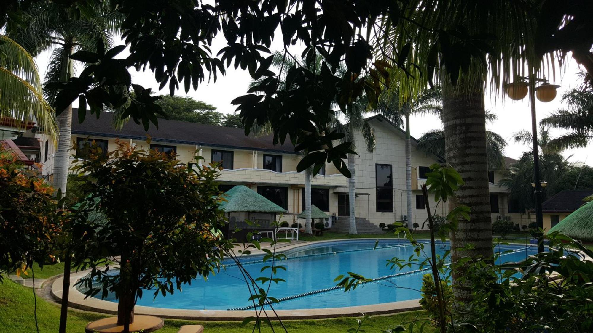 Phil Oasis Hotel & Resort Silang Dış mekan fotoğraf