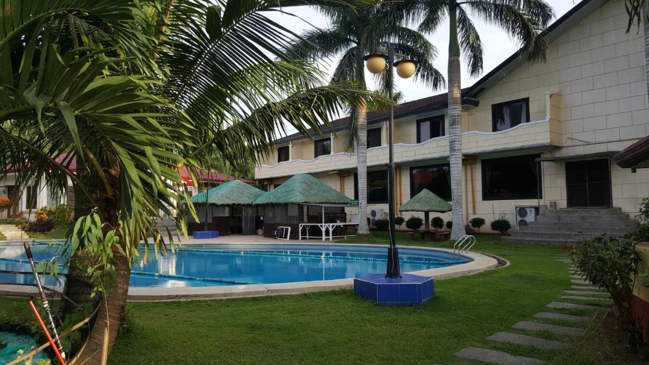 Phil Oasis Hotel & Resort Silang Dış mekan fotoğraf
