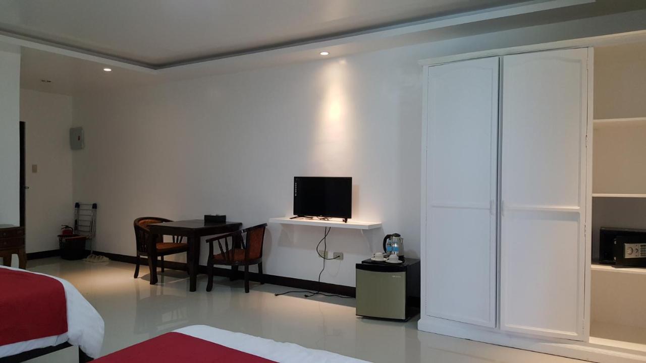 Phil Oasis Hotel & Resort Silang Dış mekan fotoğraf