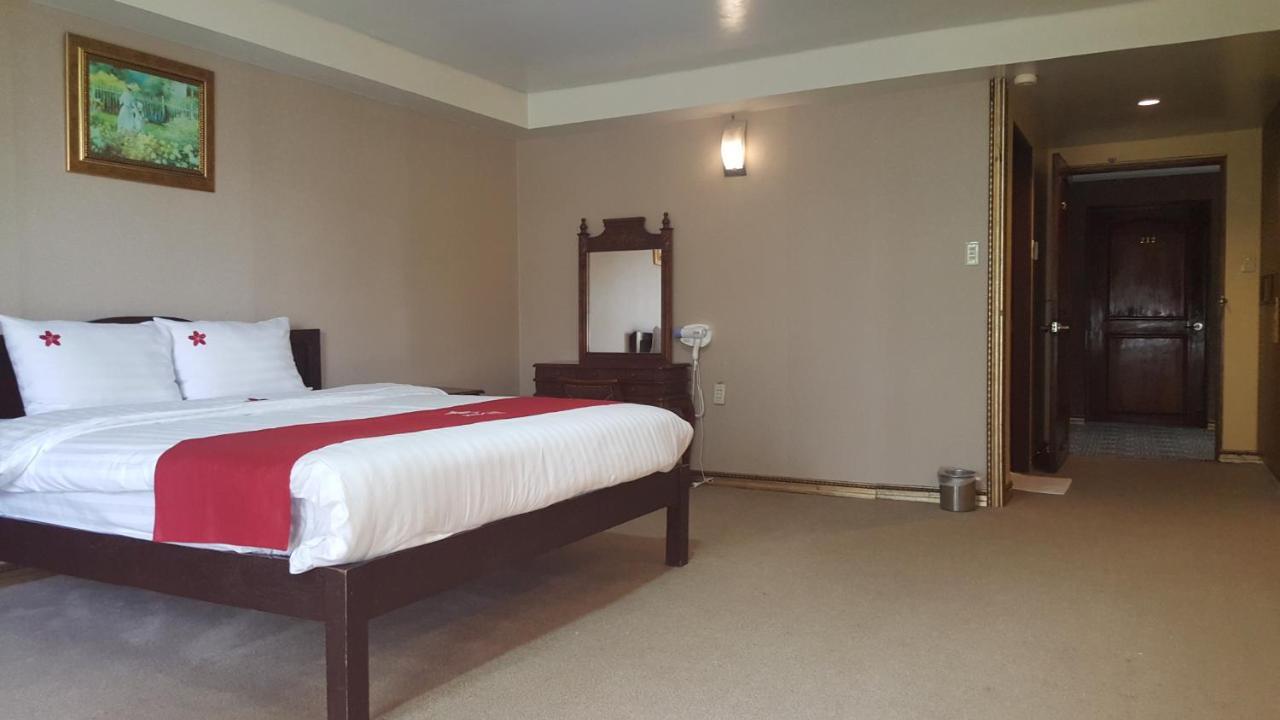 Phil Oasis Hotel & Resort Silang Dış mekan fotoğraf