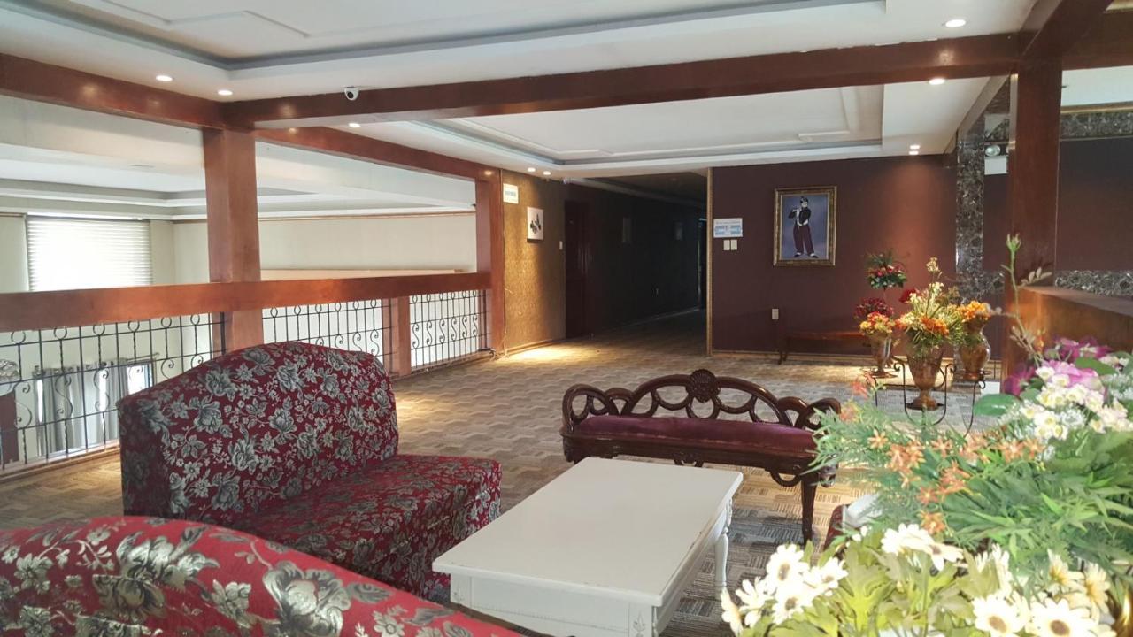 Phil Oasis Hotel & Resort Silang Dış mekan fotoğraf