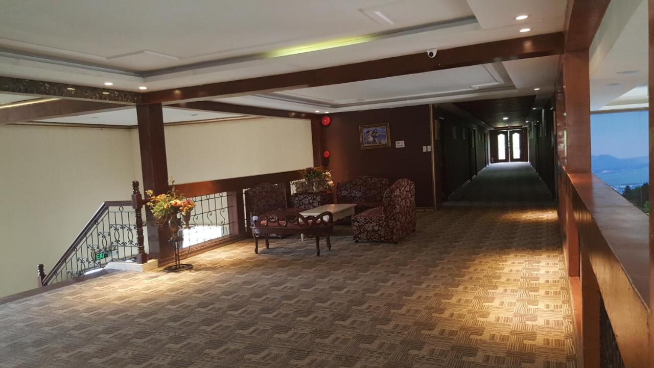 Phil Oasis Hotel & Resort Silang Dış mekan fotoğraf