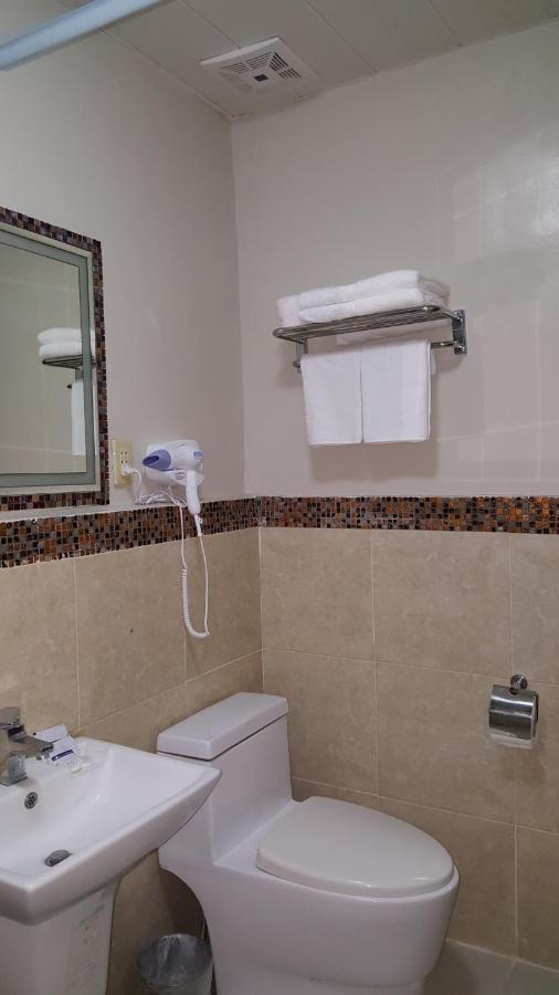 Phil Oasis Hotel & Resort Silang Dış mekan fotoğraf