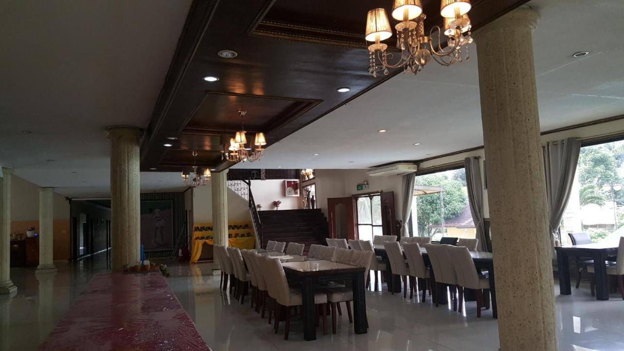 Phil Oasis Hotel & Resort Silang Dış mekan fotoğraf