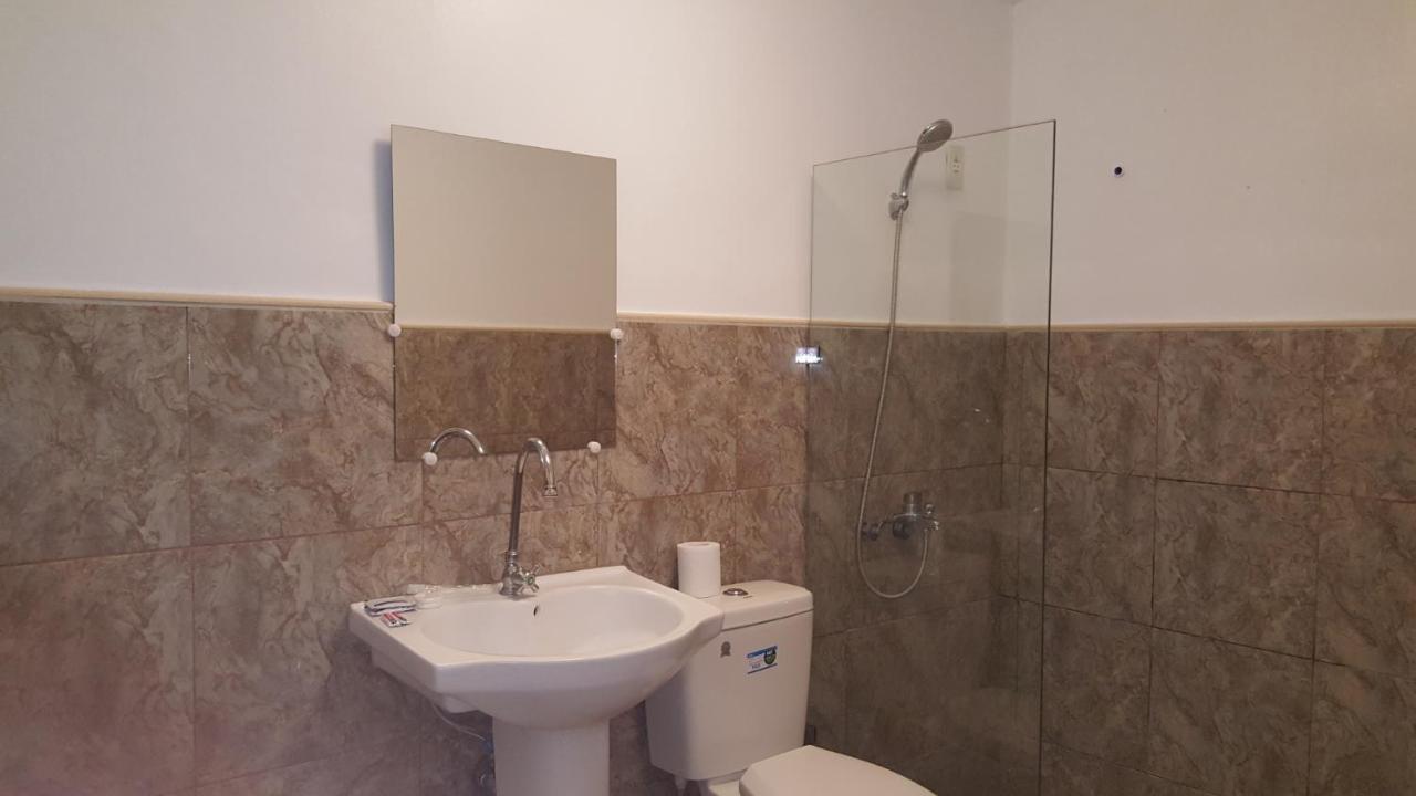 Phil Oasis Hotel & Resort Silang Dış mekan fotoğraf